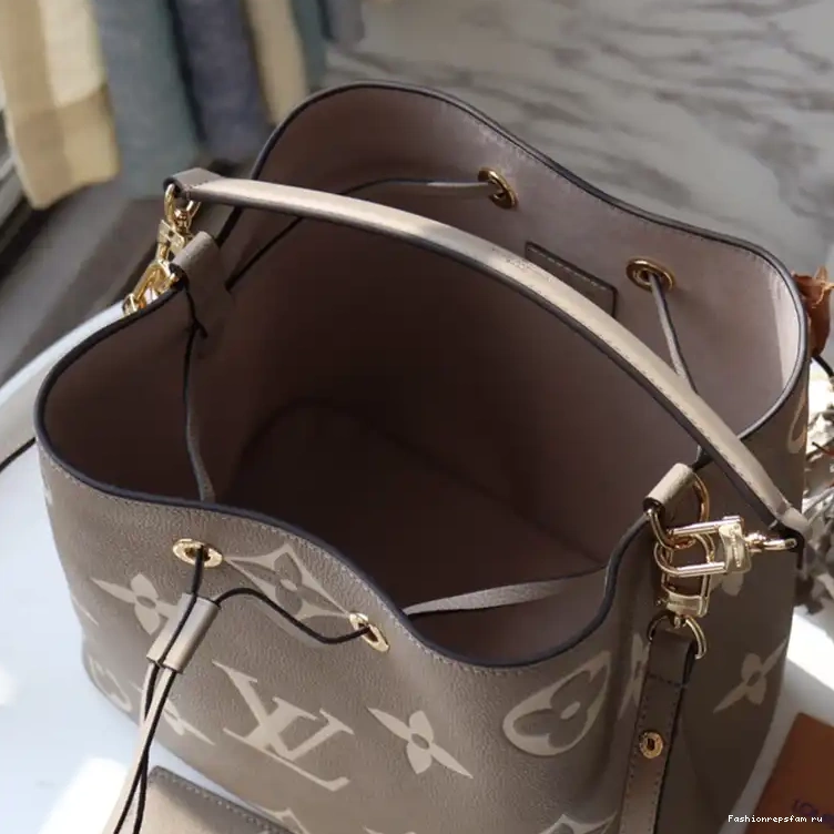 Fashionrepsfam ru 2302HT0028 Bag LV 0520